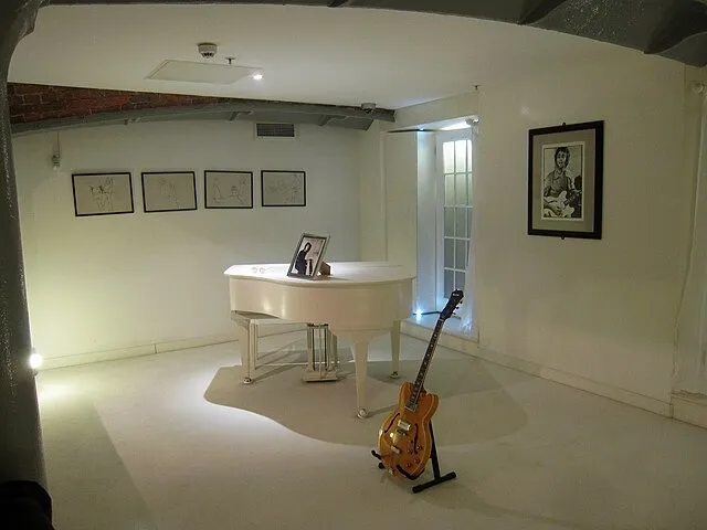 Aesthetic Small Music Room